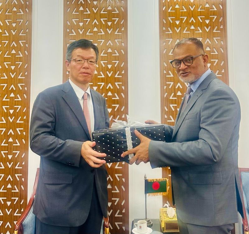 বাণিজ্য উপদেষ্টার সাথে জাপানের রাষ্ট্রদূতের সৌজন্য সাক্ষাৎ